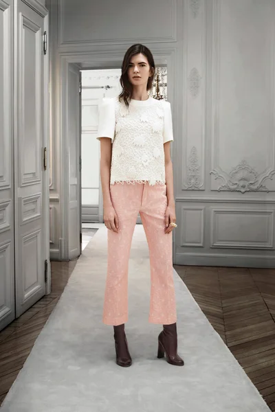 Look 19